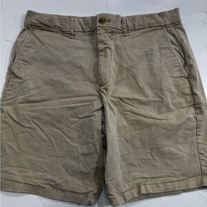 Gap 10 inch short chinos